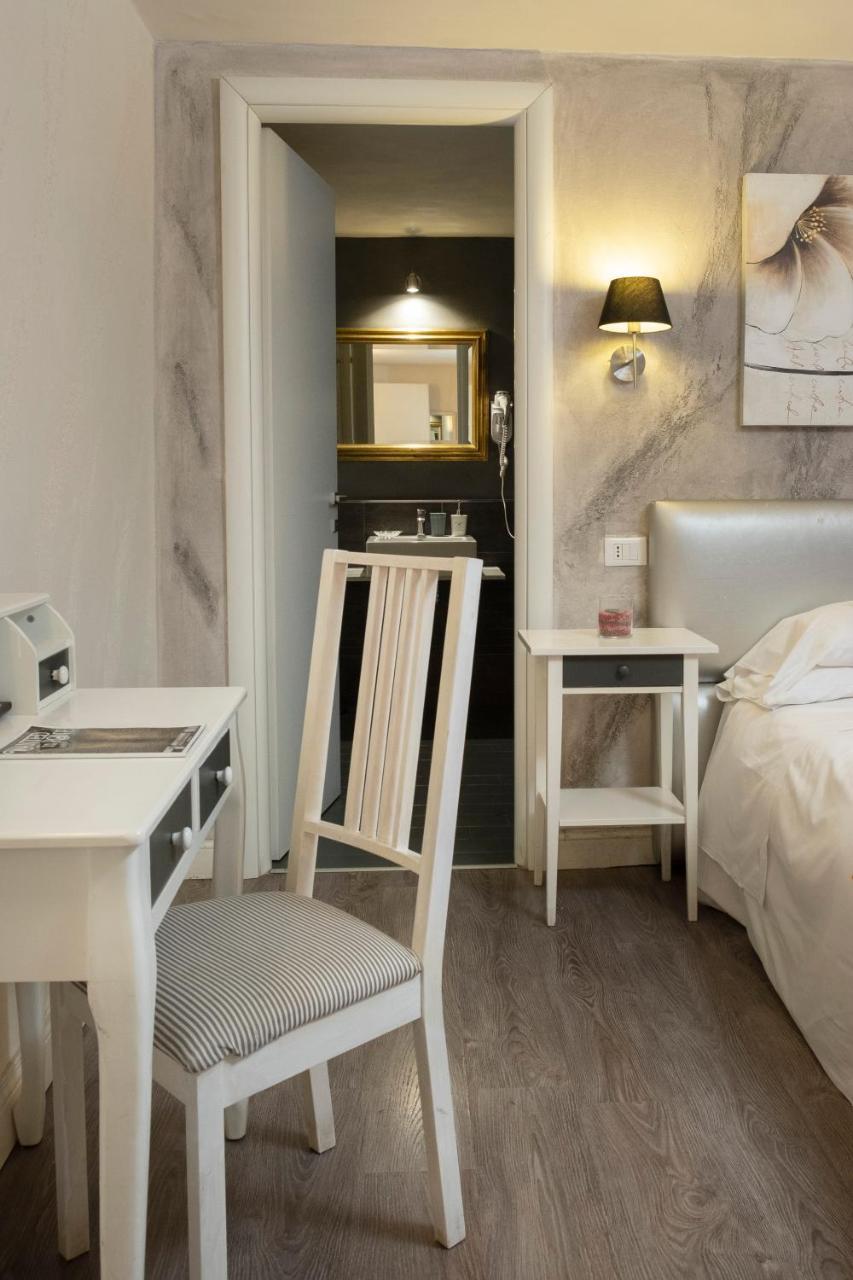 רומא Delsi Suites Pantheon מראה חיצוני תמונה